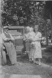 gp john dagion - vera dagion-gm florence dagion holding mae dagion - 1927 harriman ny.jpg